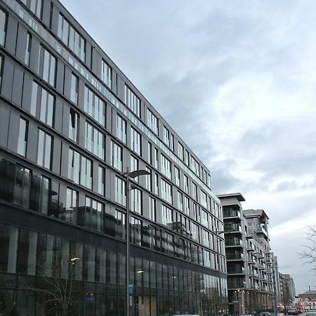 Your Base Dublin - Grand Canal Square Екстериор снимка