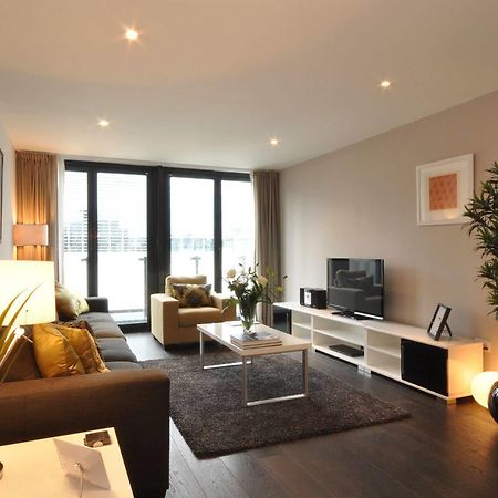 Your Base Dublin - Grand Canal Square Екстериор снимка